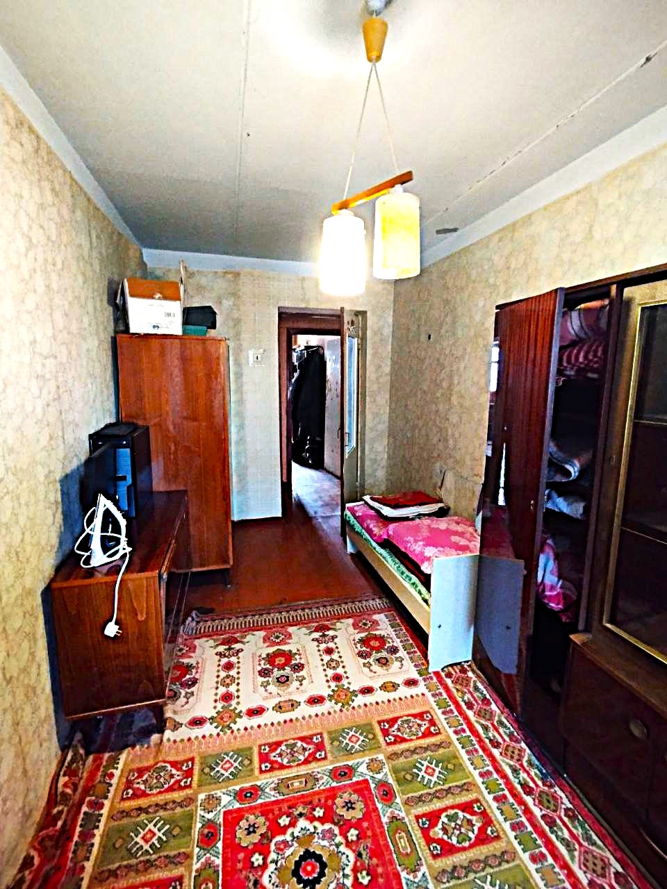 ‼‼ Продам 3-х комнатную квартиру на кв. Жукова 3/5 эт.общ. 56кв. м. Дом кооперативный, кирпичный, в подвале все поменяно на пластик, крыша перекрыта, подъезд чистый, квартира тёплая не угловая, полы деревянные, балкон застеклён, с/у раздельный, состояние жилое , все остаётся. Отличное месторасположение : школ...