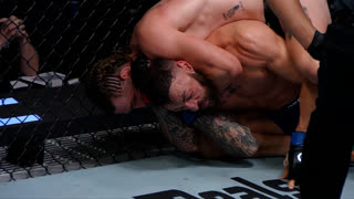 Брендан Аллен задушил Пола Крейга в третьем раунде!